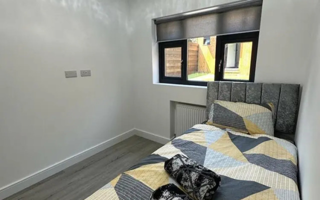 Impeccable 2-bed Apartment in London