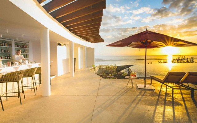 Akoya Hotel & Spa