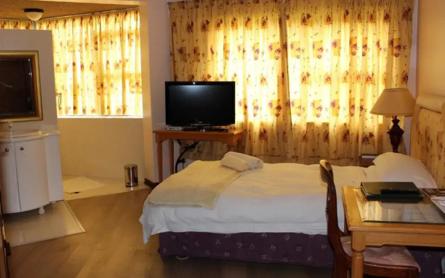 Bokmakierie Country Lodge