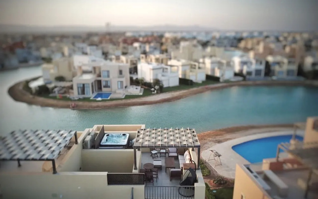 Xuru Stays I Eclectic 2 BDR Twin House @ Tawila El Gouna