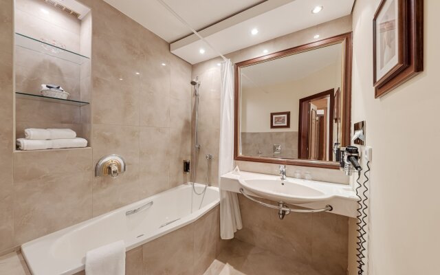 Fleur De Lis Hotel