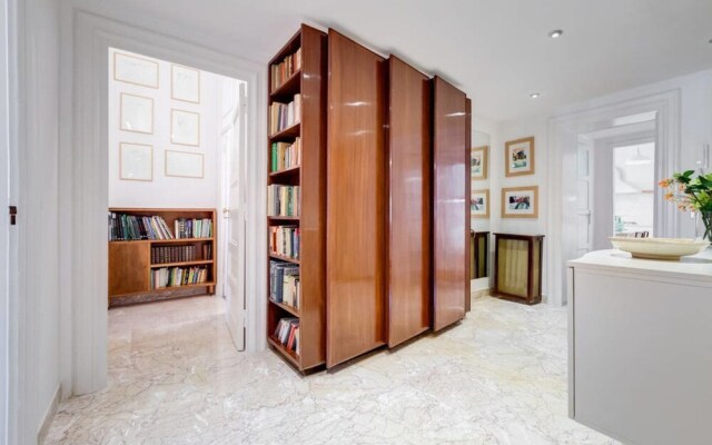 Bright 3 bed Flat 9 min From Piazza di Spagna