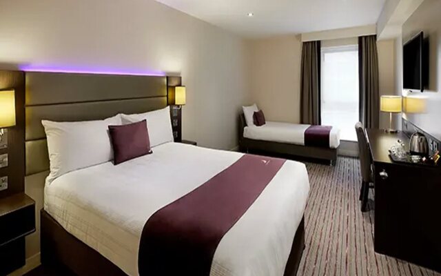 Premier Inn Halifax South