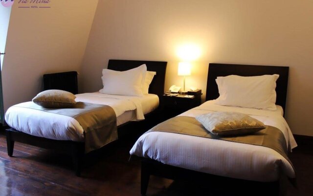 Via Mina Hotel