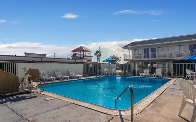 Motel 6 College Station, TX - Bryan