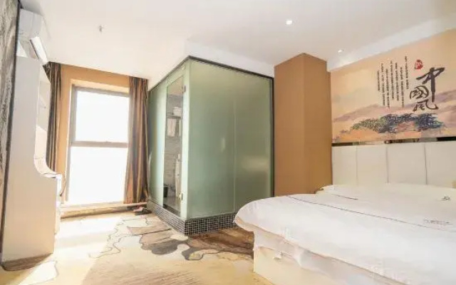 1314 Lovers Theme Hotel (Wuhan Wuchang Railway Station Store)