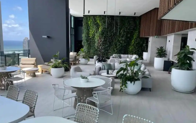 La Jolla Holiday Broadbeach