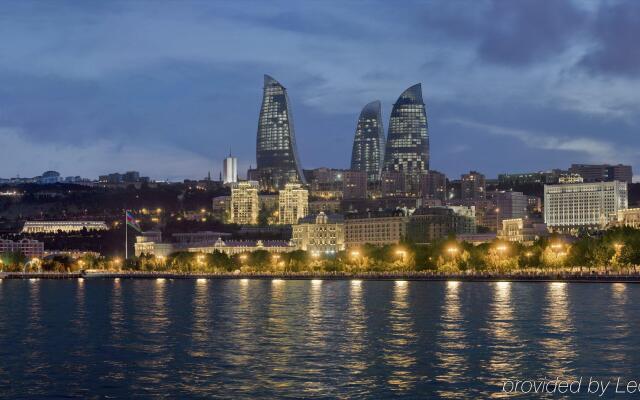 Отель Fairmont Baku at the Flame Towers