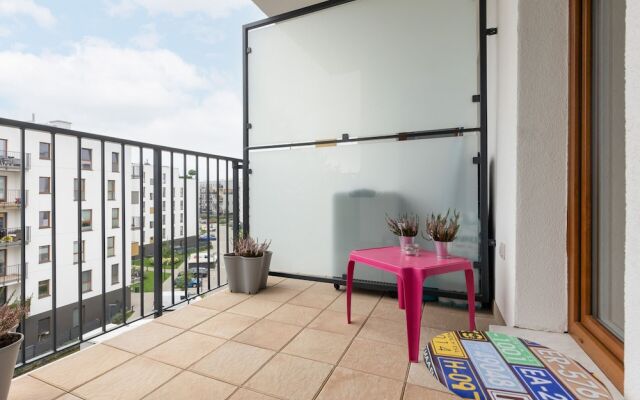 Cozy Apartment Marywilska by Renters