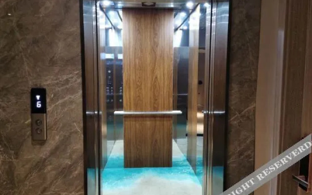 Yihai Hotel (Zhengzhou South China City Longhu Jinyi City Shopping Center Branch)