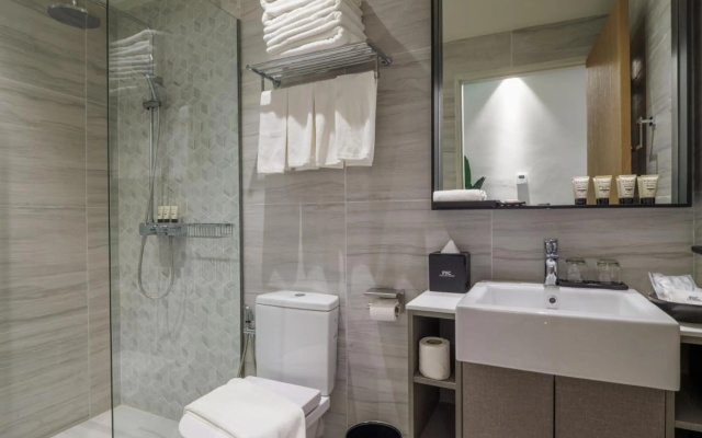 Bahari Parade Hotel Managed By The Ascott Limited – Bathroom – George Town