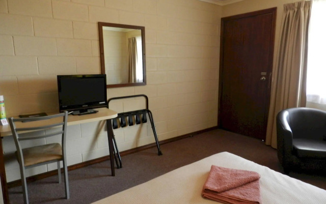 Twelve Apostles Motel & Country Retreat