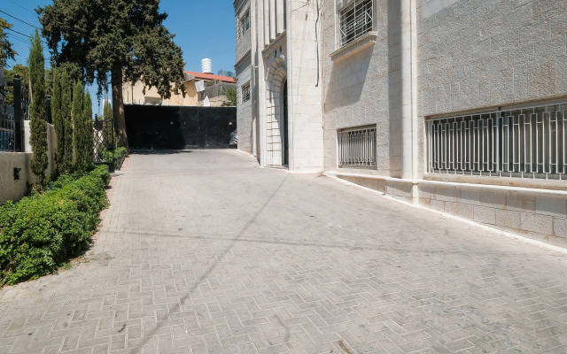 Dali House