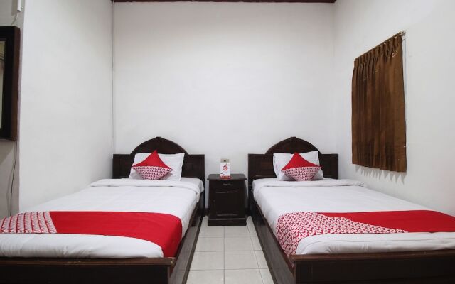 Hotel Lee by OYO Rooms