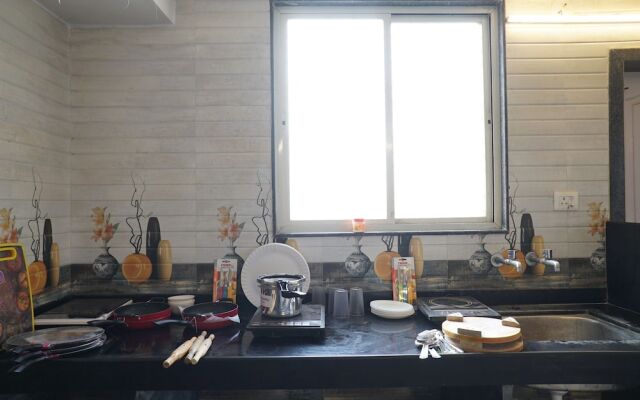 OYO 28029 Living Luxurious Studio Rooms