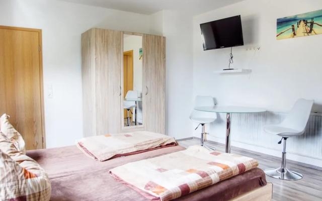 Apartment Near Lagoon and Lake Views