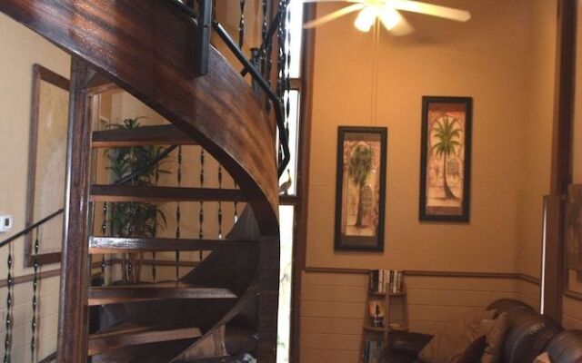 Pelican House by RedAwning