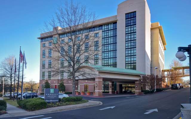 Embassy Suites by Hilton Hot Springs Hotel & Spa