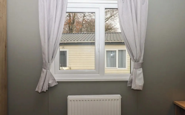 5 Manor Park
