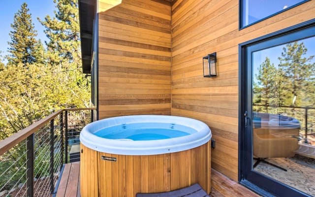 Family-friendly Lake Tahoe House w/ Hot Tub