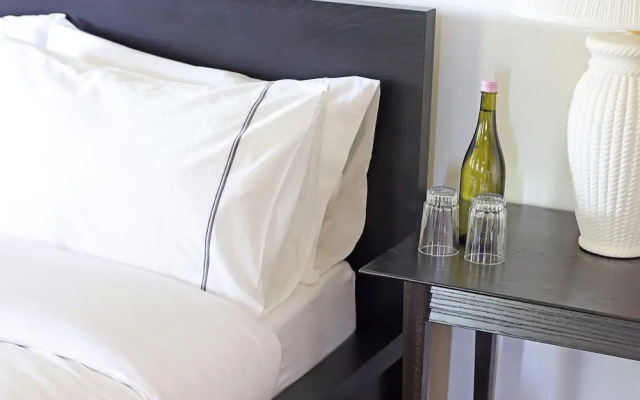 Olesamara Collection