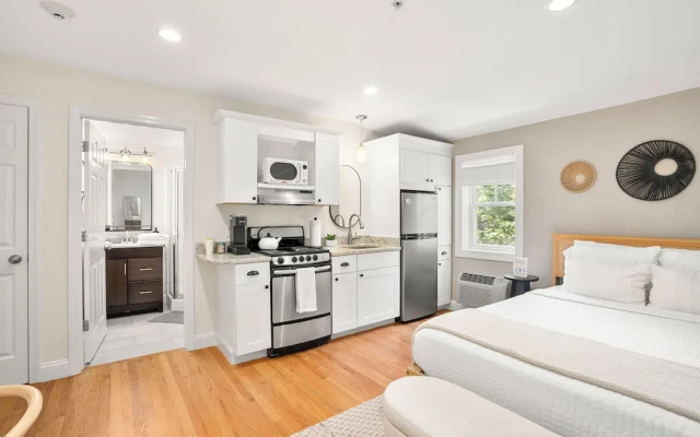 Hygge House Suites