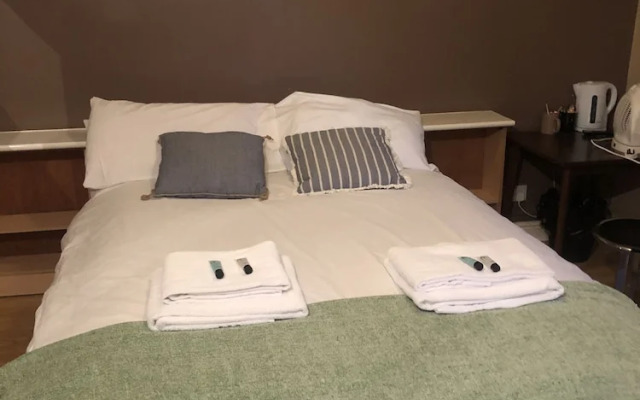 The Salford Arms Hotel - Adults Only