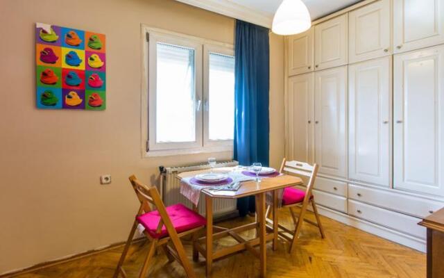 Ada House Bornova 1