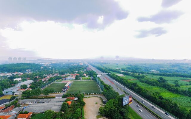 Best Homey And Nice Studio At Royal Sentul Park Apartment