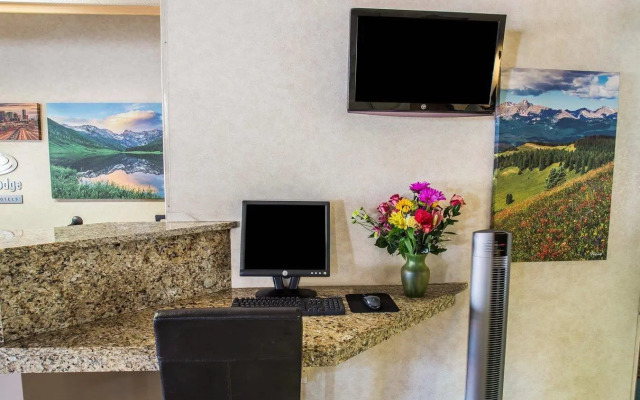 Econo Lodge Denver International Airport