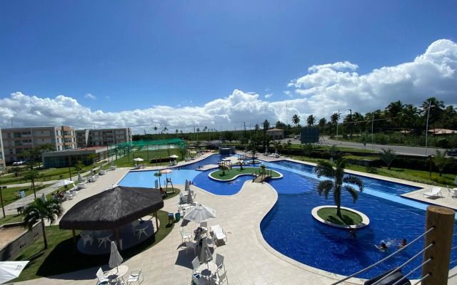 Muro Alto Condominio Club - By AF