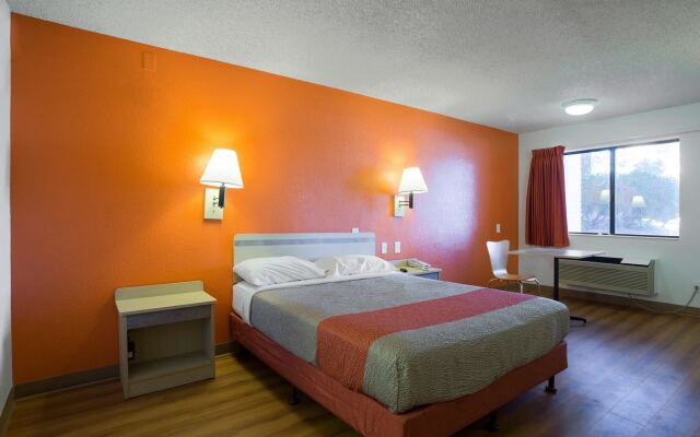 Motel 6 Kingman, AZ - Route 66 West