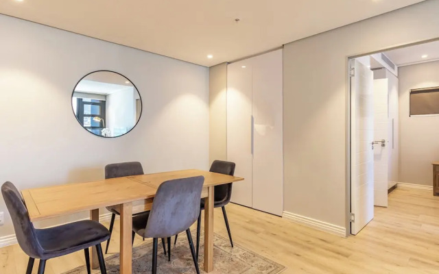 16 On Bree Executive Apartment