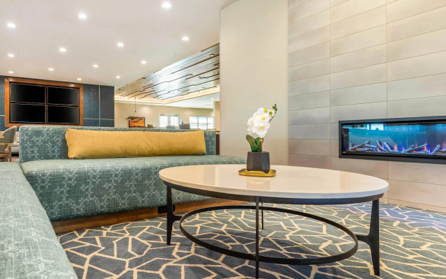 Cambria Hotel Davenport Quad Cities