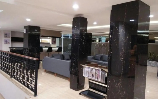 Amazing Riverside Hotel