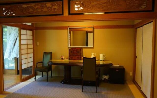 Atelier Bee's Knees Bed & Breakfast
