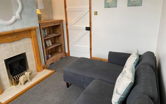 Inviting 3-Bed Town House in Boston Just Renovated