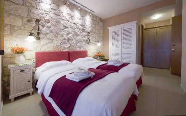 Nikoleta Luxury Villa