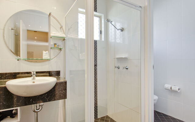 Quality Inn Parkes International