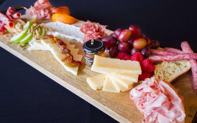 The Mosey Buffalo Williamsville, Tapestry Collection by Hilton