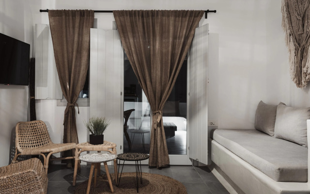 Bianco Diverso Suites