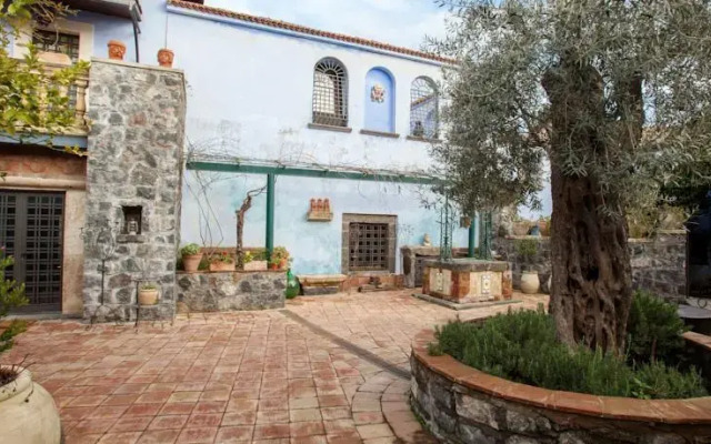 Cortile Dell'Etna