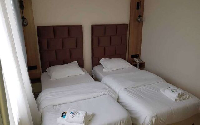 Sinopsis Resort Otel