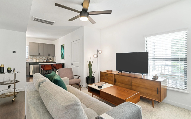 Abode Houston - Montrose Downtown