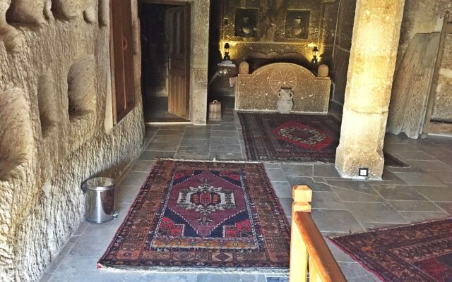 Antique Terrace Suites
