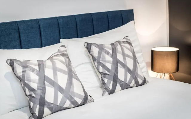Prestige STAY Aparthotel - 27 Stanley Street Party Apartments