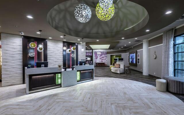 DoubleTree by Hilton Winston Salem - University