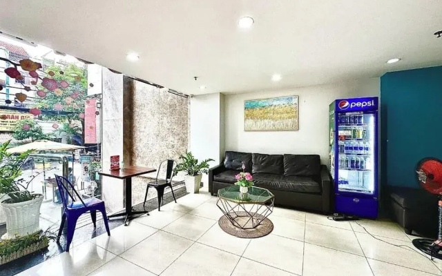 RedDoorz The Jade Hotel Than Nhan Trung
