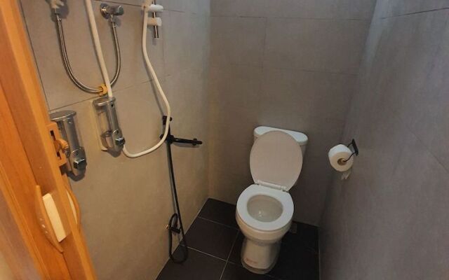 Room at Jln Loh Boon Siew Georgetown