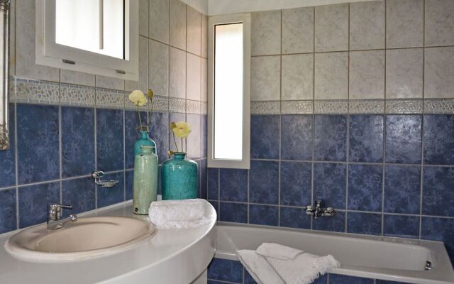 Luxurious Villa in Willemstad with Private Pool